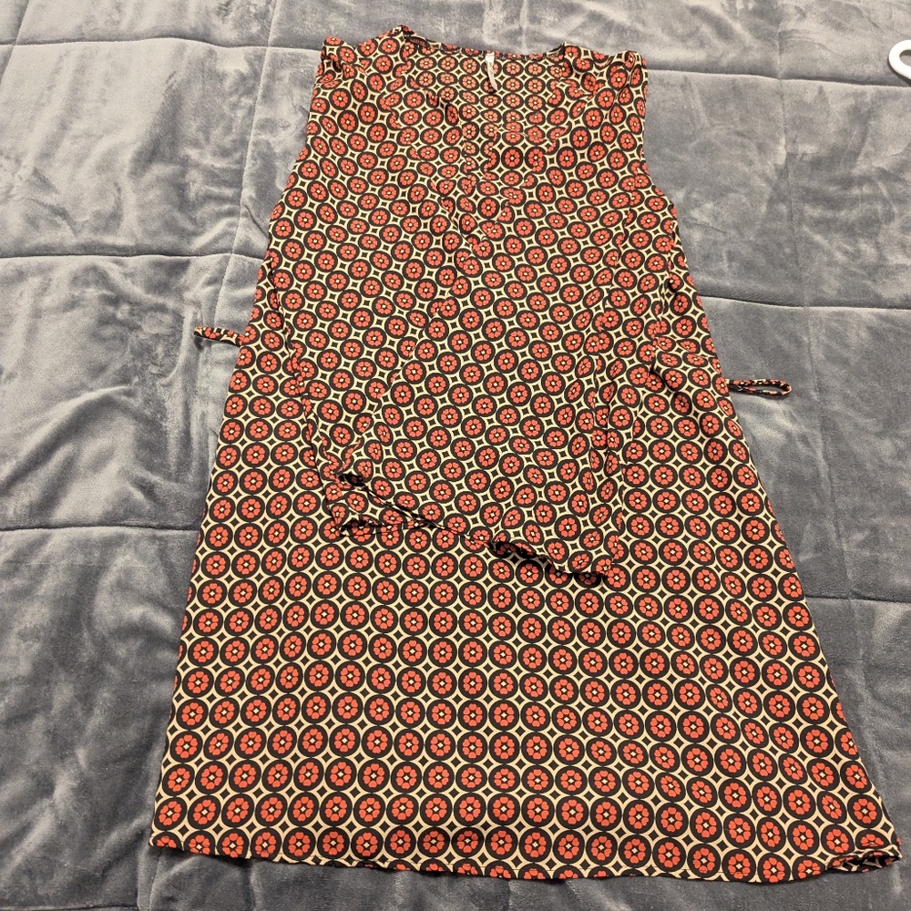 70's style dress (Sm) fits like a Medium